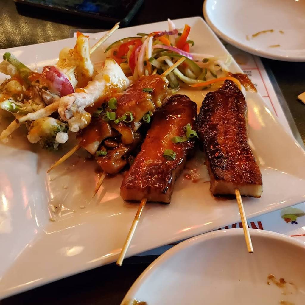 Misuta Chows | restaurant | 521 Main St, Buffalo, NY 14203, USA | 7162598228 OR +1 716-259-8228