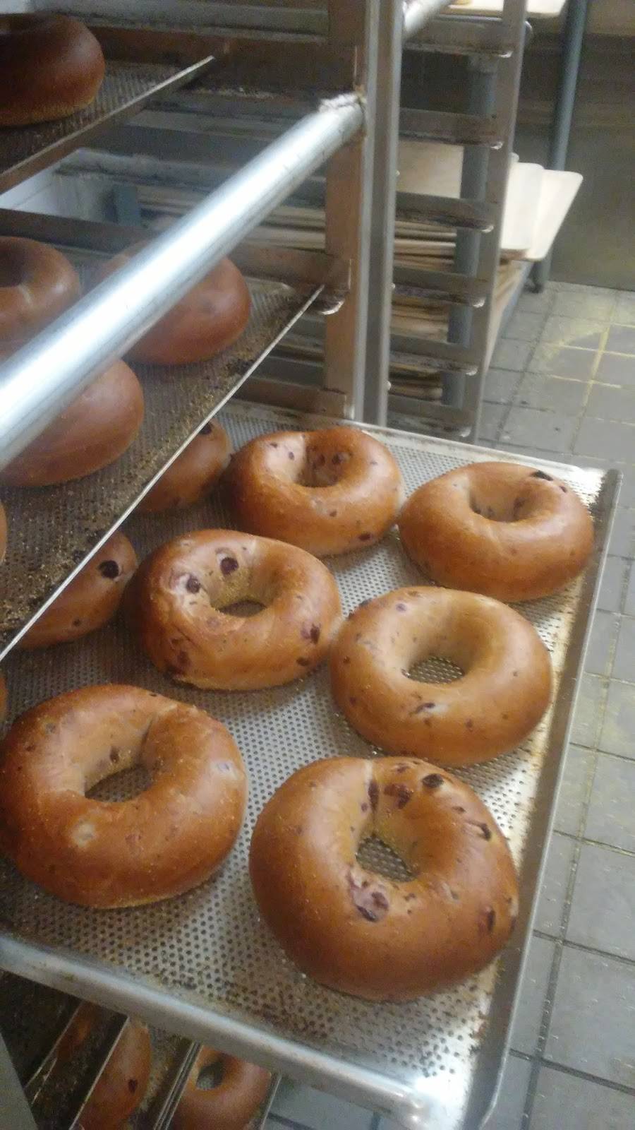 Einstein Bros. Bagels | bakery | 1401 N Veterans Pkwy Suite 3, Bloomington, IL 61704, USA | 3095854911 OR +1 309-585-4911