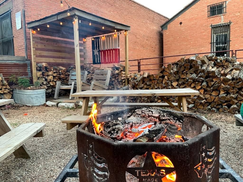 Pioneer Mercantile and Smokehouse | restaurant | 309 S Park St, Brenham, TX 77833, USA | 7138768416 OR +1 713-876-8416