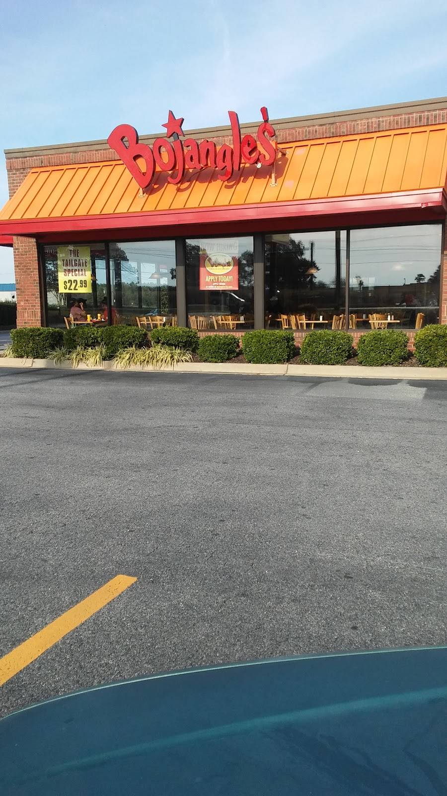 Bojangles Famous Chicken n Biscuits | restaurant | 1105 E Atlantic St, South Hill, VA 23970, USA | 4344476910 OR +1 434-447-6910