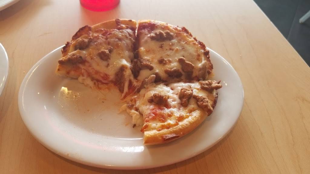 Pizza Hut | meal takeaway | 4 Town Center Drive Suite A, Bowling Green, MO 63334, USA | 5733245075 OR +1 573-324-5075