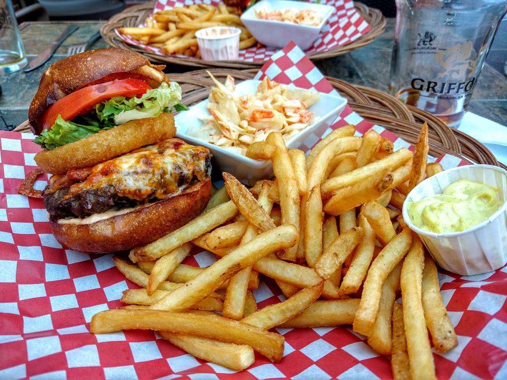 Ailleurs Bar - Restaurant | restaurant | 77 Rue Main O, Coaticook, QC J1A 1P3, Canada | 8198499665 OR +1 819-849-9665