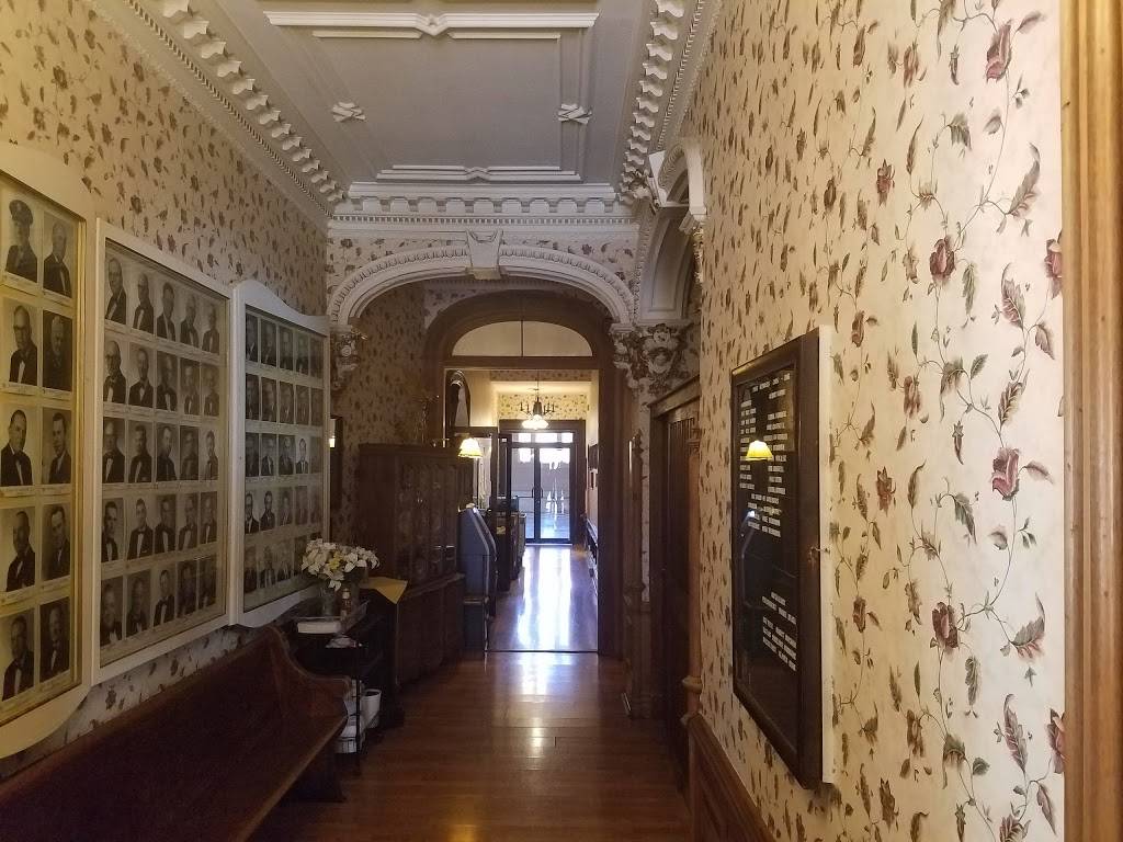 Hamlin House | restaurant | 432 Franklin St, Buffalo, NY 14202, USA | 7168858084 OR +1 716-885-8084
