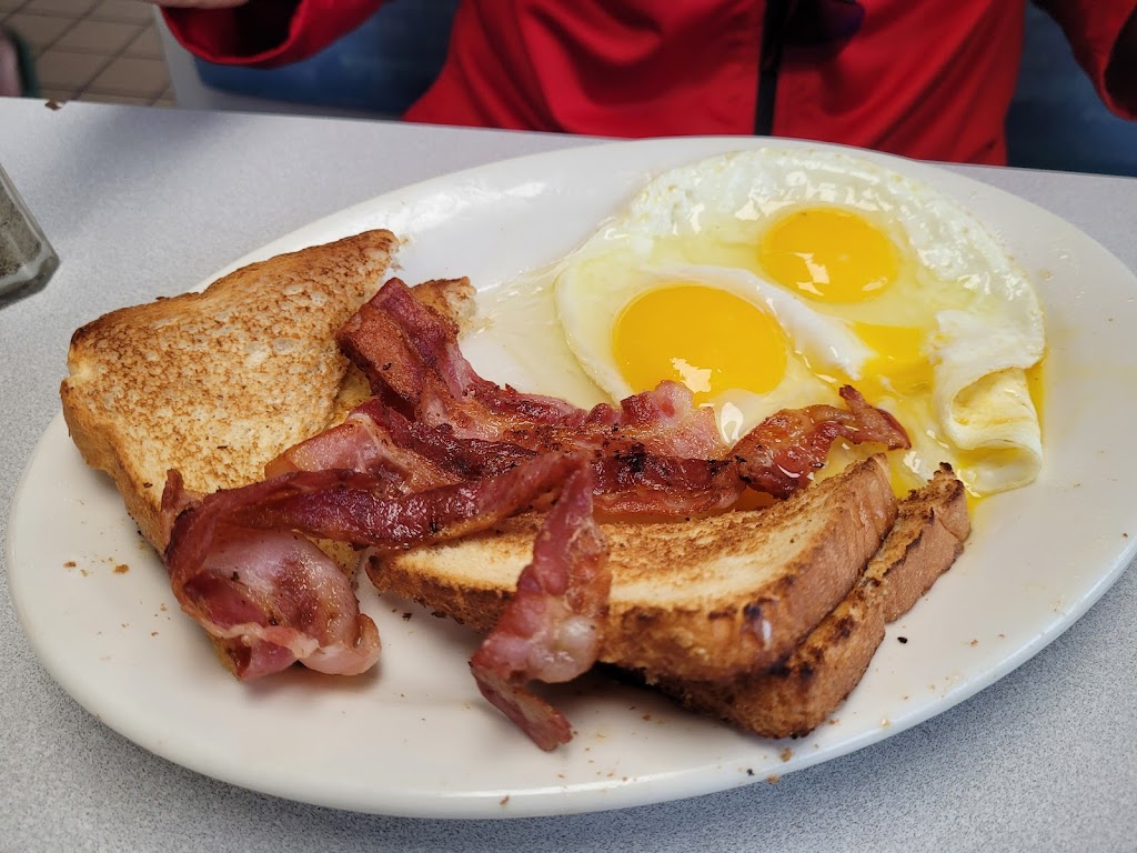 Flap Jacks | restaurant | 2004 FL-77, Lynn Haven, FL 32444, USA | 8502650120 OR +1 850-265-0120