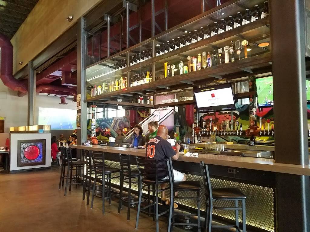 Mellow Mushroom | meal takeaway | 1030 Elden St, Herndon, VA 20170, USA | 7037079300 OR +1 703-707-9300