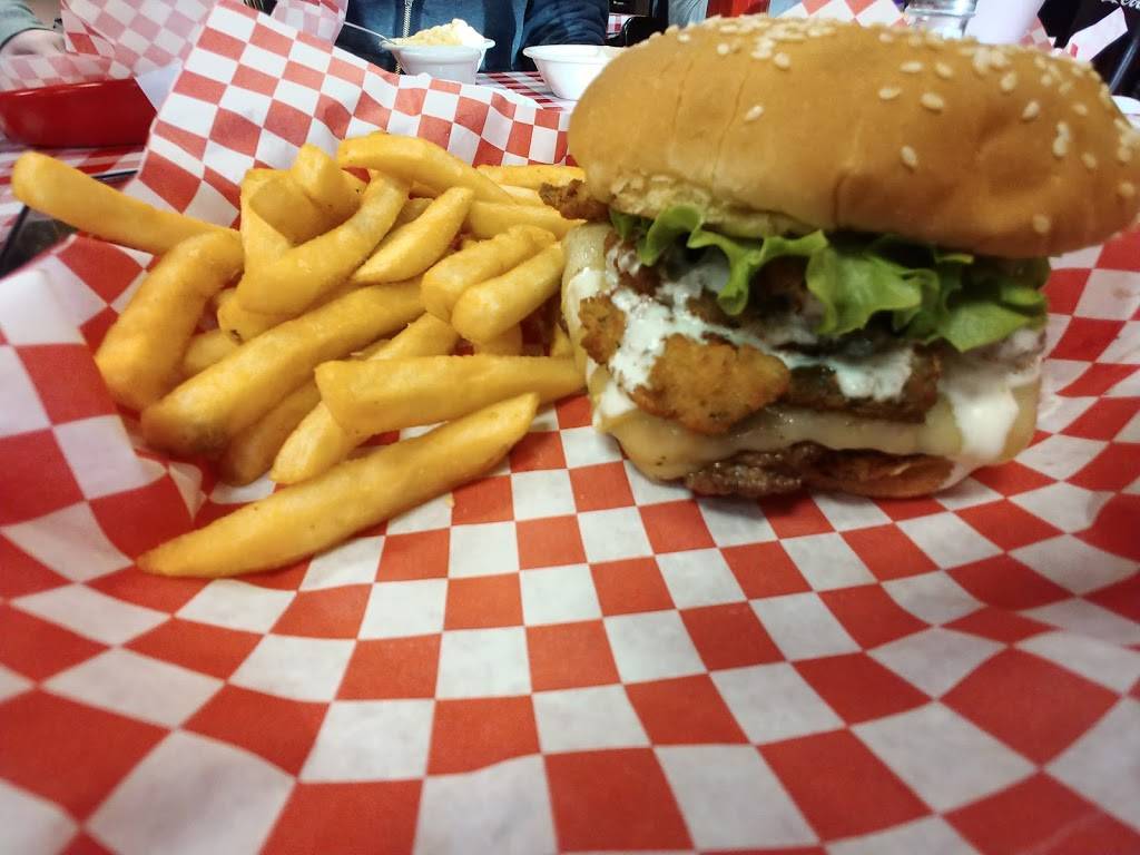 Charlies Old Fashioned Burgers | restaurant | Suite 113, 604 TX-78, Farmersville, TX 75442, USA | 9727827900 OR +1 972-782-7900