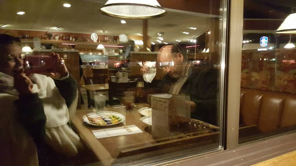 Sharis Cafe and Pies | bakery | 1926 McLoughlin Blvd, Oregon City, OR 97045, USA | 5036579183 OR +1 503-657-9183