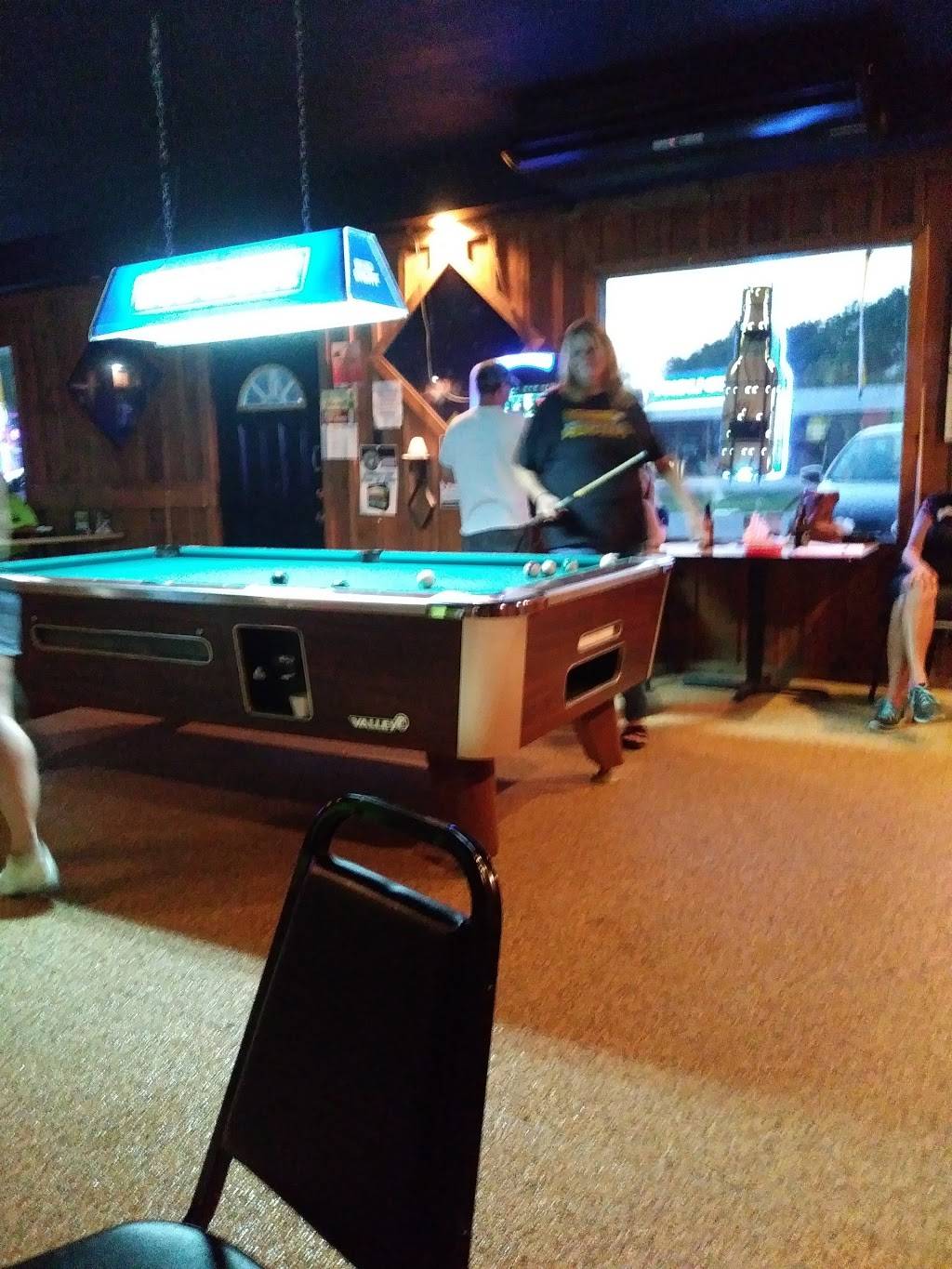 Twin Pines Tavern | restaurant | 106 McGregor Rd, Kittanning, PA 16201, USA | 7245432714 OR +1 724-543-2714