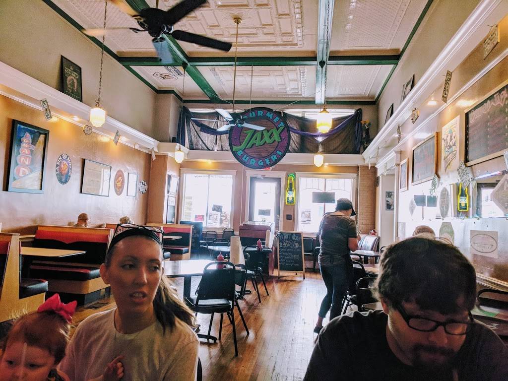 Jaxx Burgers | restaurant | 10 Clarksville St, Paris, TX 75460, USA | 9037392955 OR +1 903-739-2955