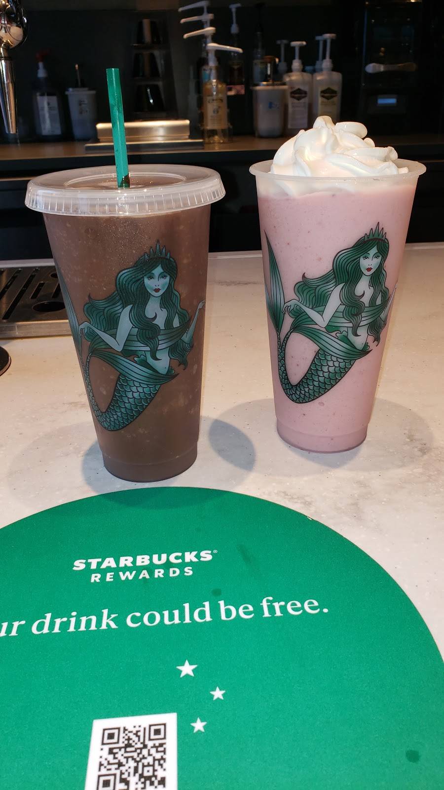 Starbucks | cafe | 201 N Main St, East Peoria, IL 61611, USA | 3096985645 OR +1 309-698-5645