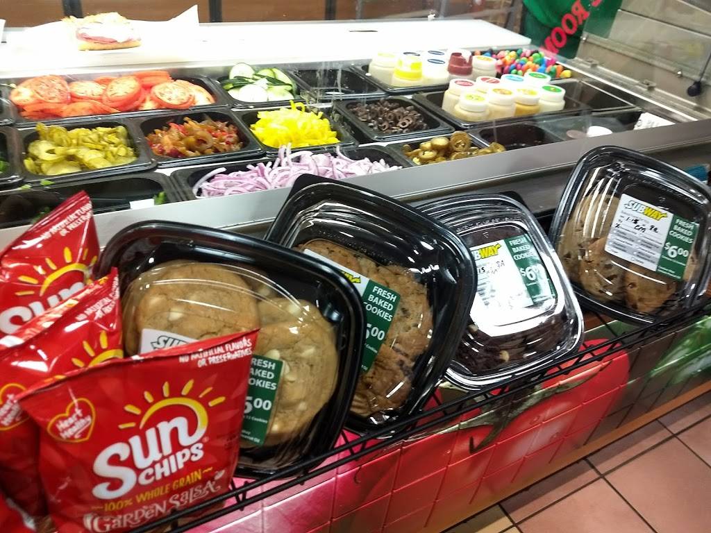 Subway | restaurant | 1850 N Mecklenburg Ave, South Hill, VA 23970, USA | 4345840077 OR +1 434-584-0077