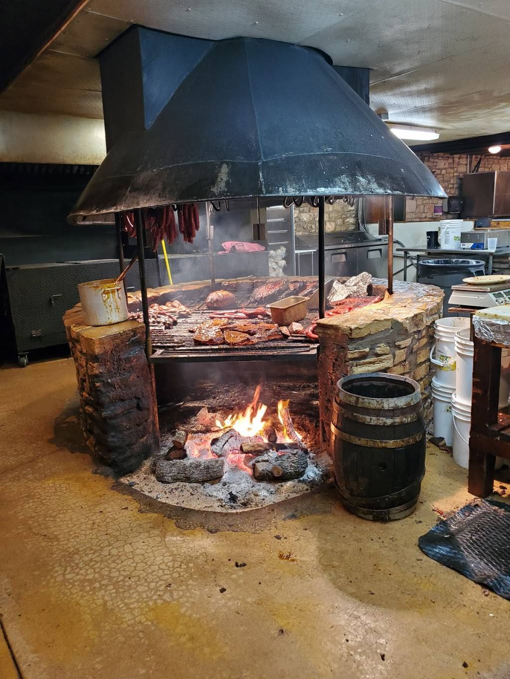 The Salt Lick - Restaurant | Driftwood, TX 78619, USA