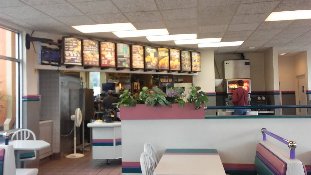 Taco Bell | meal takeaway | 1708 S Madison St, Webb City, MO 64870, USA | 4176732135 OR +1 417-673-2135
