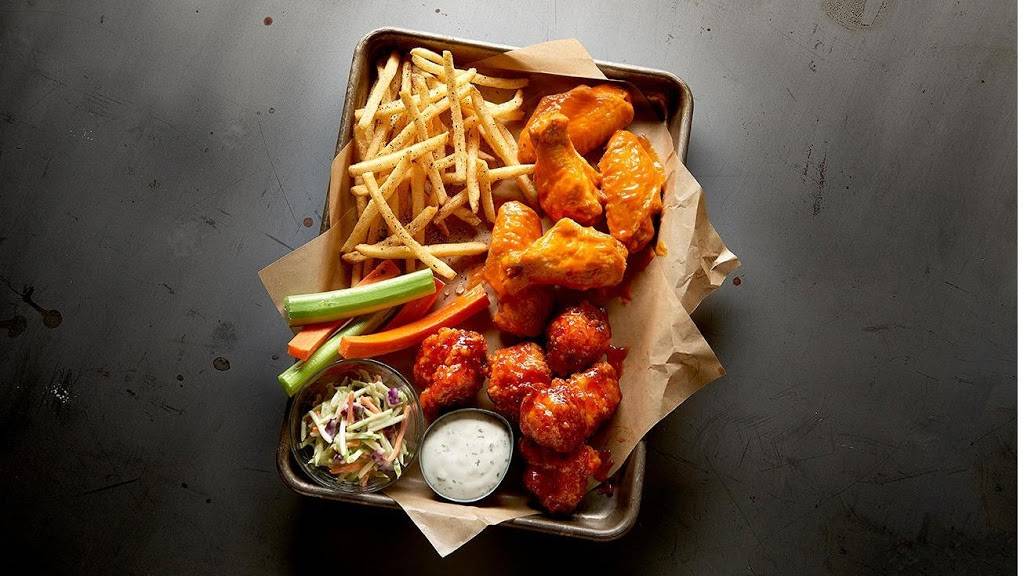 Buffalo Wild Wings | meal takeaway | 2080 Rte 66, Claremore, OK 74019, USA | 9188729453 OR +1 918-872-9453