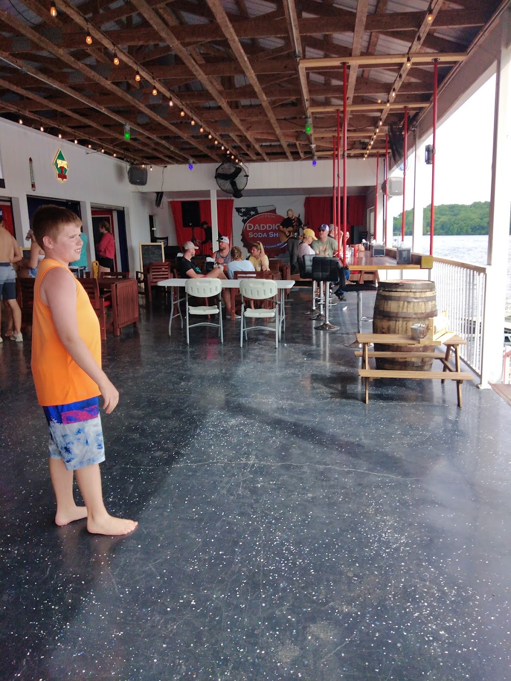 Daddios Soda Shop | restaurant | 27485 Cross Ln, Barnett, MO 65011, USA | 5733755603 OR +1 573-375-5603