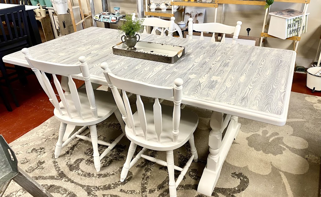 Farmhouse Decor And Downtown General Store | 507 SE Jackson St ...
