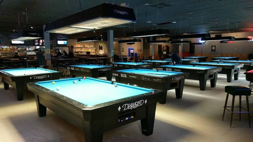 Clubhouse Sports Bar and Grill 10432 SE KentKangley Rd, Kent, WA
