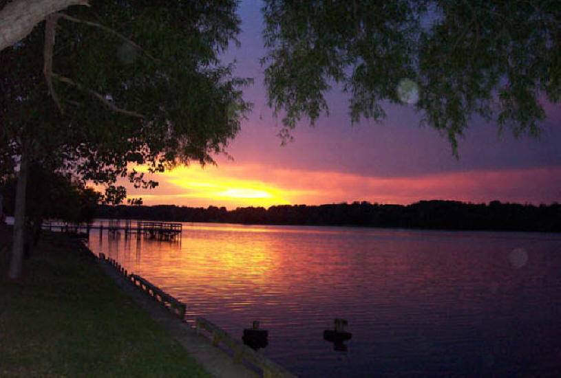 Lake Palestine Resort Lake Grill | restaurant | 8900 Ruby Ln, Frankston, TX 75763, USA | 9038762253 OR +1 903-876-2253