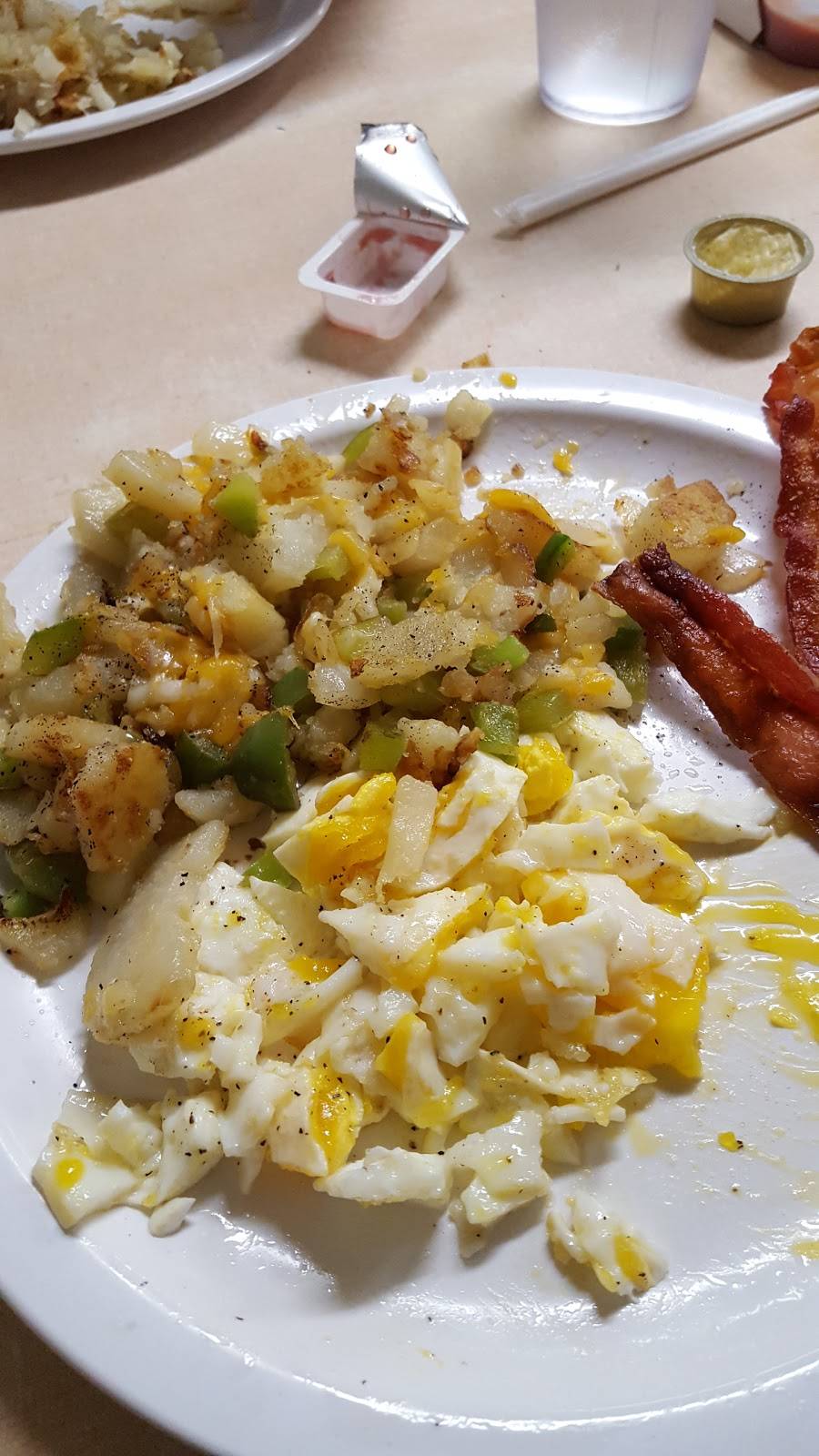 Millies Restaurant & Bakery | restaurant | 39239 Bradbury Rd, Middleport, OH 45760, USA | 7409927713 OR +1 740-992-7713