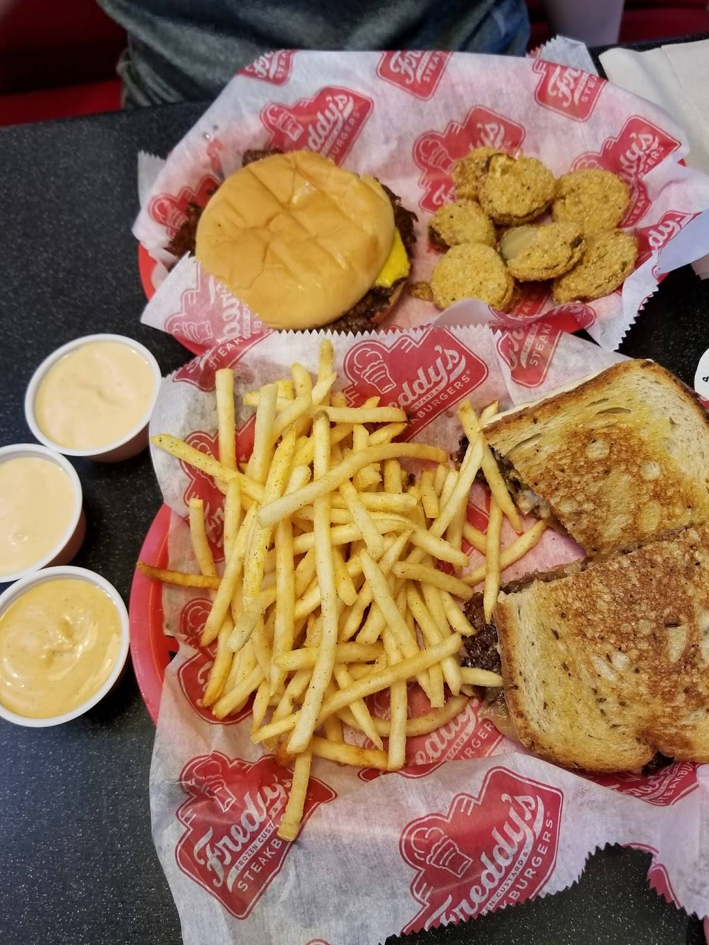 Freddys Frozen Custard & Steakburgers | restaurant | 9053 N 121st E Ave, Owasso, OK 74055, USA | 9183764344 OR +1 918-376-4344