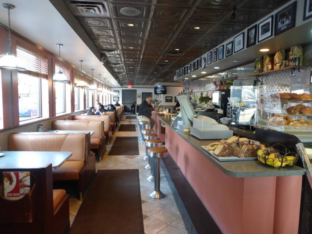 Van Dam Diner | restaurant | 4555 Van Dam St, Long Island City, NY 11101, USA | 7183928371 OR +1 718-392-8371