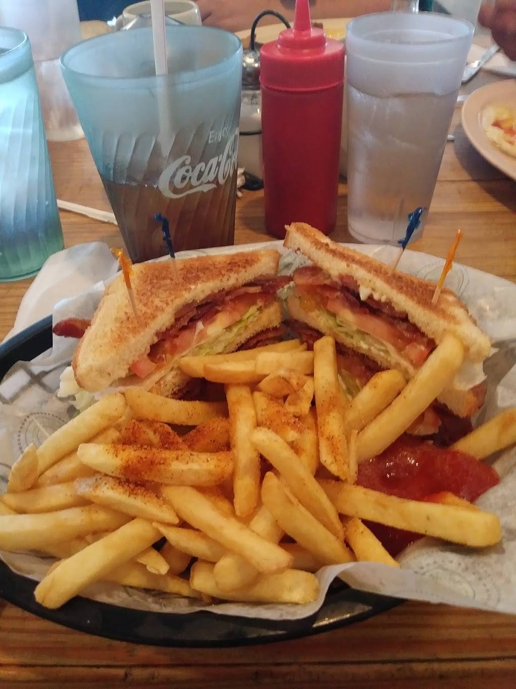 Kittys Cafe | cafe | 18904 Farm to Market Rd 1488, Magnolia, TX 77355, USA | 2812524160 OR +1 281-252-4160