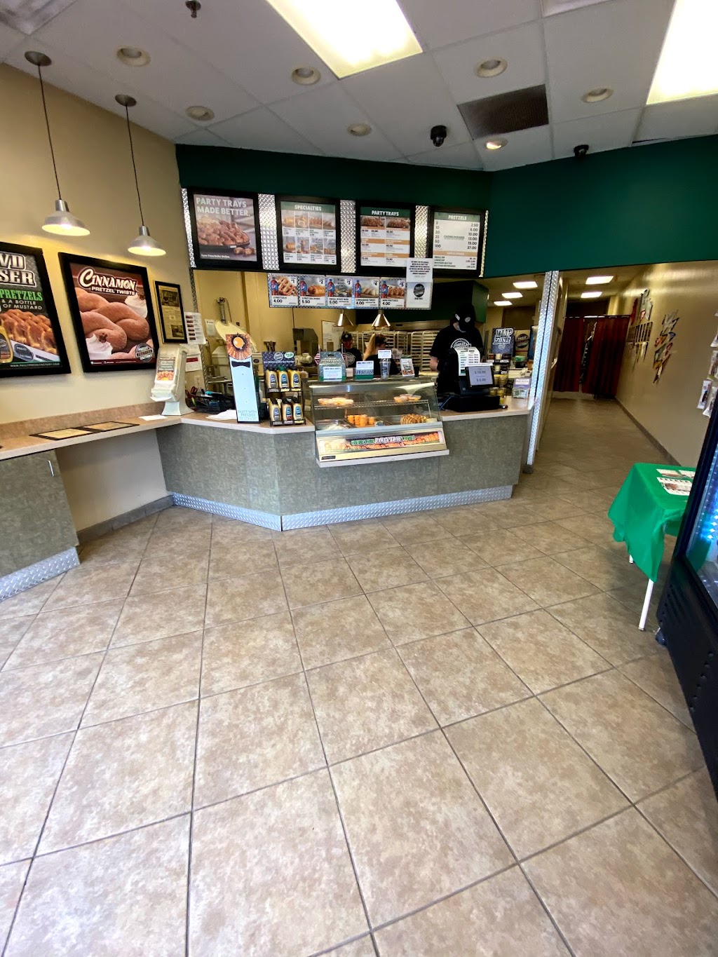 Philly Pretzel Factory | bakery | 1301 W Skippack Pike, Blue Bell, PA 19422, USA | 6102792411 OR +1 610-279-2411