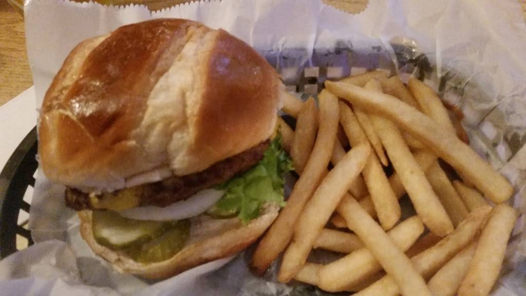 Corner Tap | restaurant | 128 N Main St, Stockton, IL 61085, USA | 8159472067 OR +1 815-947-2067