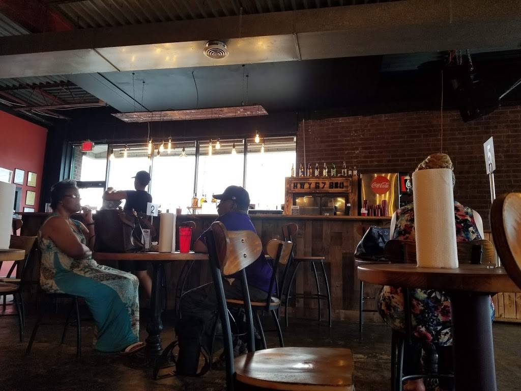 Hwy 67 BBQ | restaurant | 1752 N New Florissant Rd, Florissant, MO 63033, USA | 3144552999 OR +1 314-455-2999