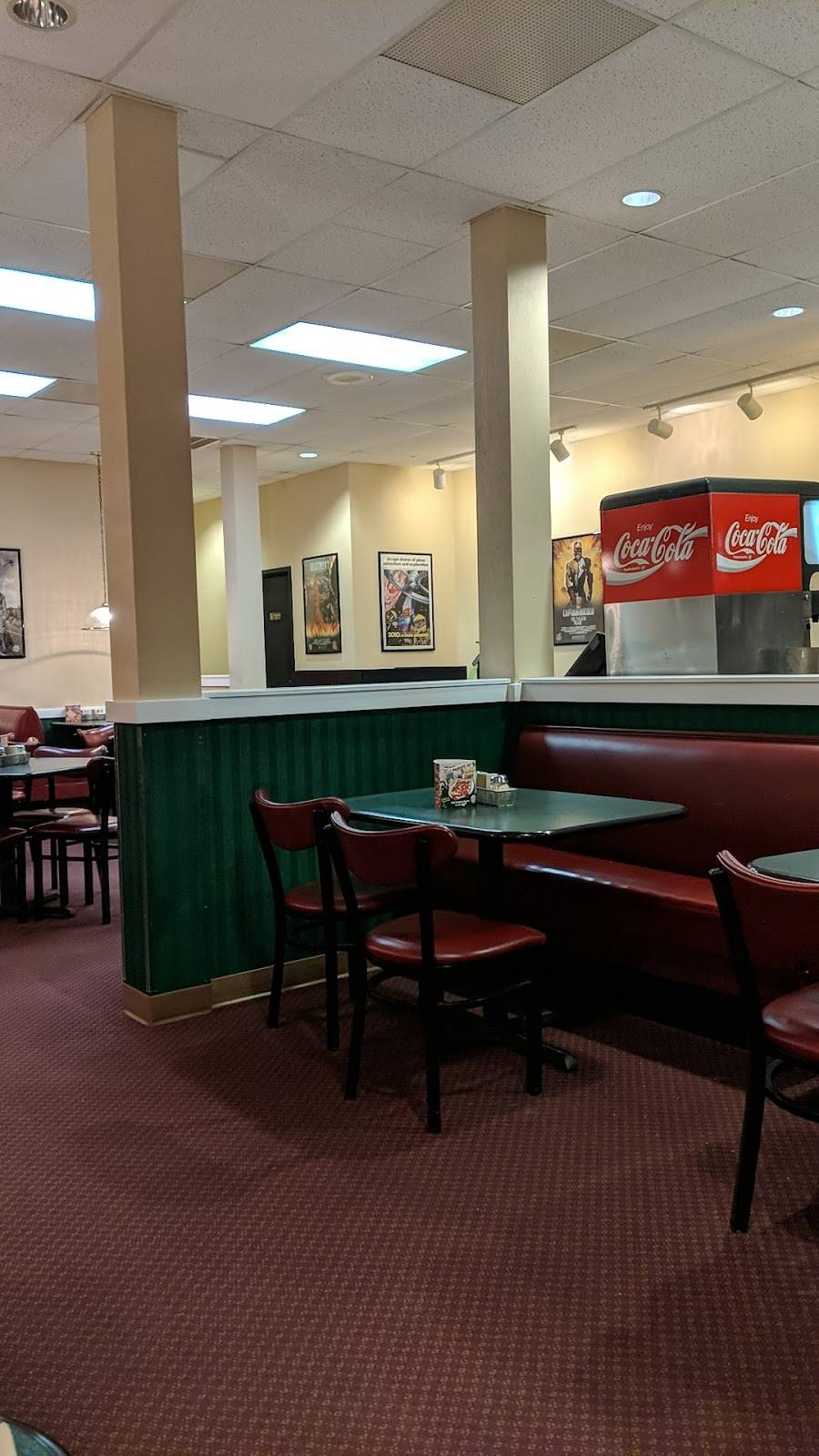 Rocky Rococo Pizza and Pasta | restaurant | 135 Division St N, Stevens Point, WI 54481, USA | 7153428885 OR +1 715-342-8885