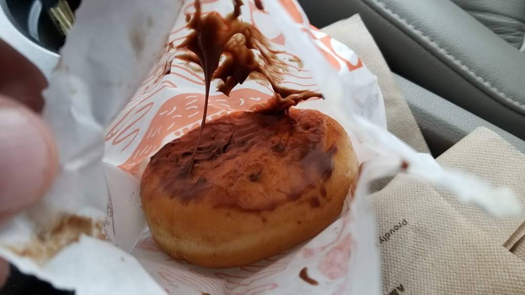 Dunkin | bakery | 2000 S Glenburnie Rd Suite 230, New Bern, NC 28562, USA | 2526315331 OR +1 252-631-5331