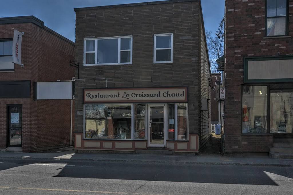 Croissant Chaud (Le) | restaurant | 28 Rue Main O, Coaticook, QC J1A 1P2, Canada | 8198493311 OR +1 819-849-3311