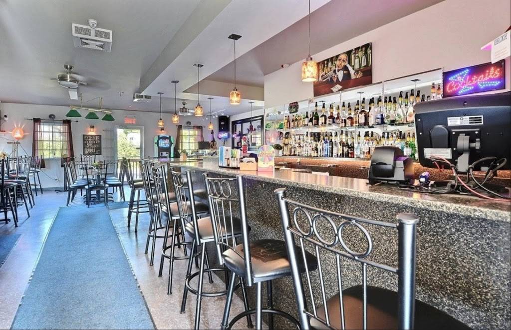 Bar Chez Laurette | night club | 2781 Rue Godard, Sainte-Sophie, QC J5J 2T4, Canada | 4505044424 OR +1 450-504-4424