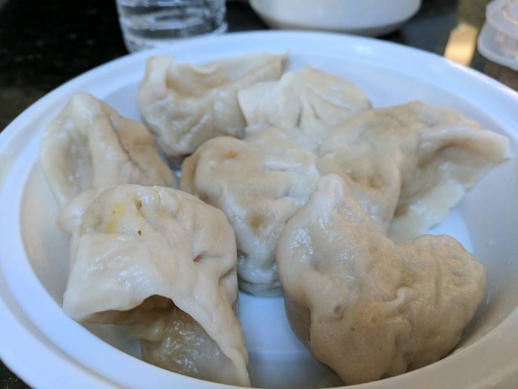 Asian Village | restaurant | 928 White Plains Rd, Trumbull, CT 06611, USA | 2032612212 OR +1 203-261-2212