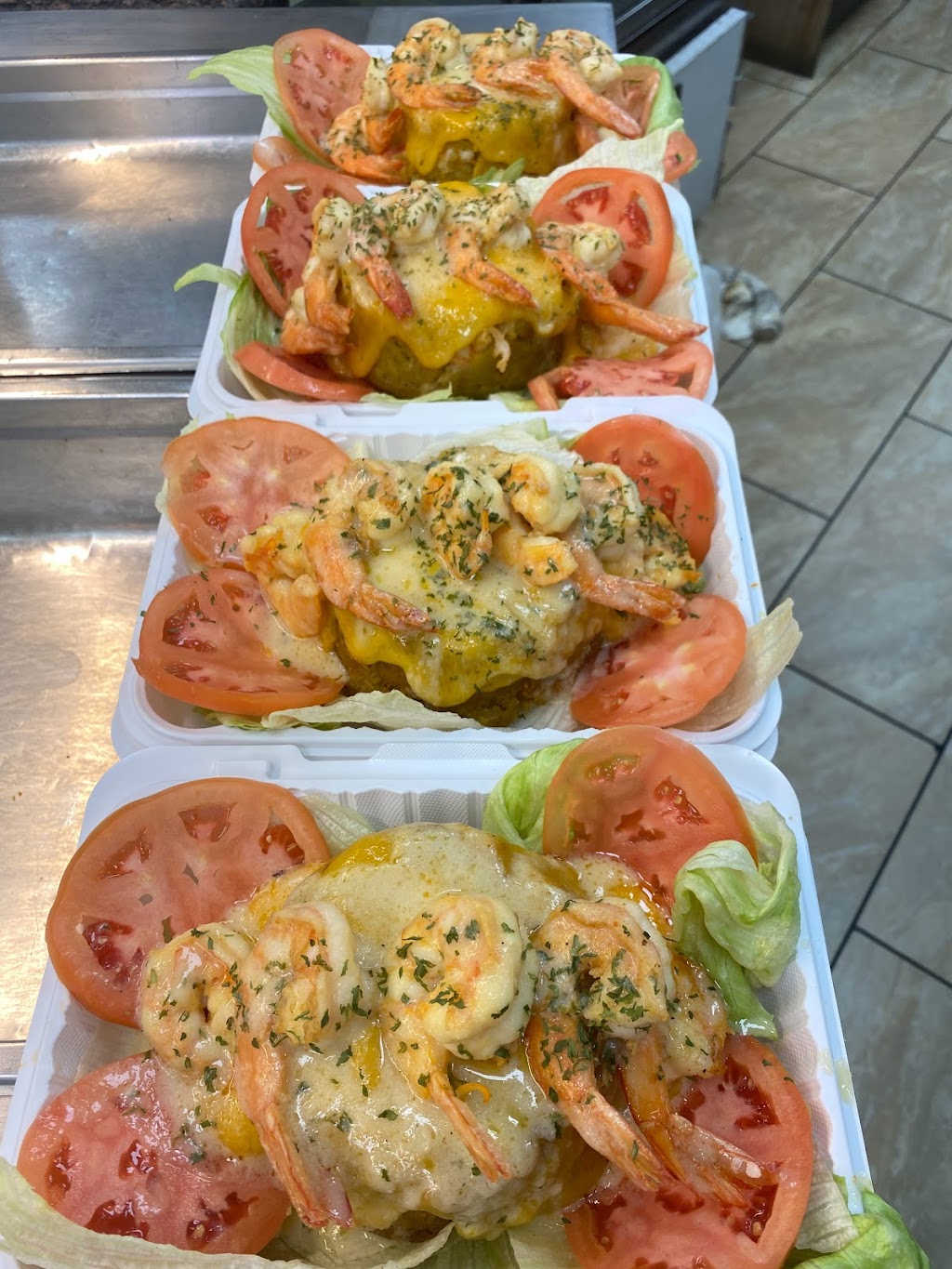 Bueno Deli Restaurant 134 Heyward St, Brentwood, NY 11717, USA