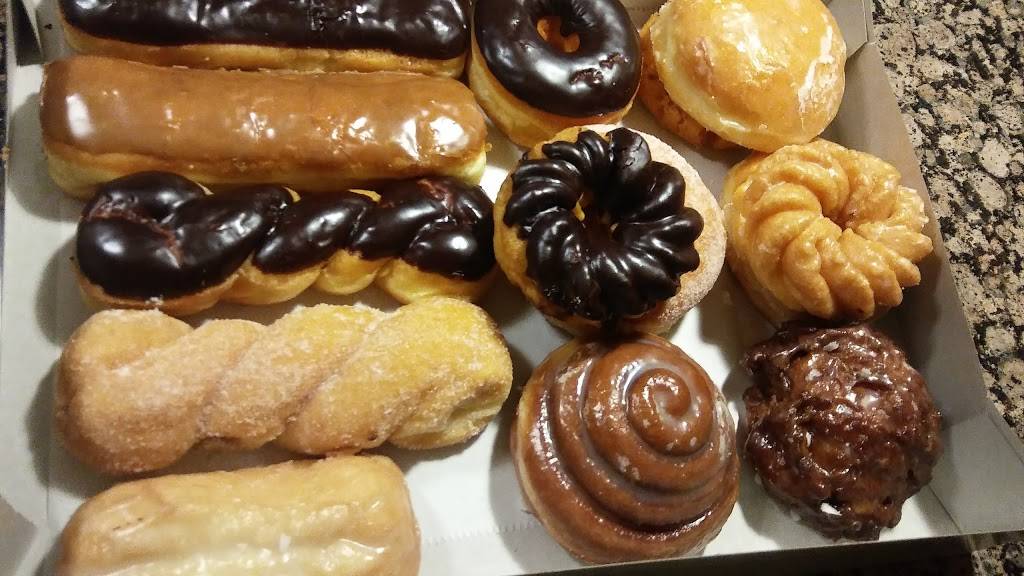 Yum Yum Donuts | cafe | 366 S Indian Hill Blvd, Claremont, CA 91711, USA | 9096269126 OR +1 909-626-9126