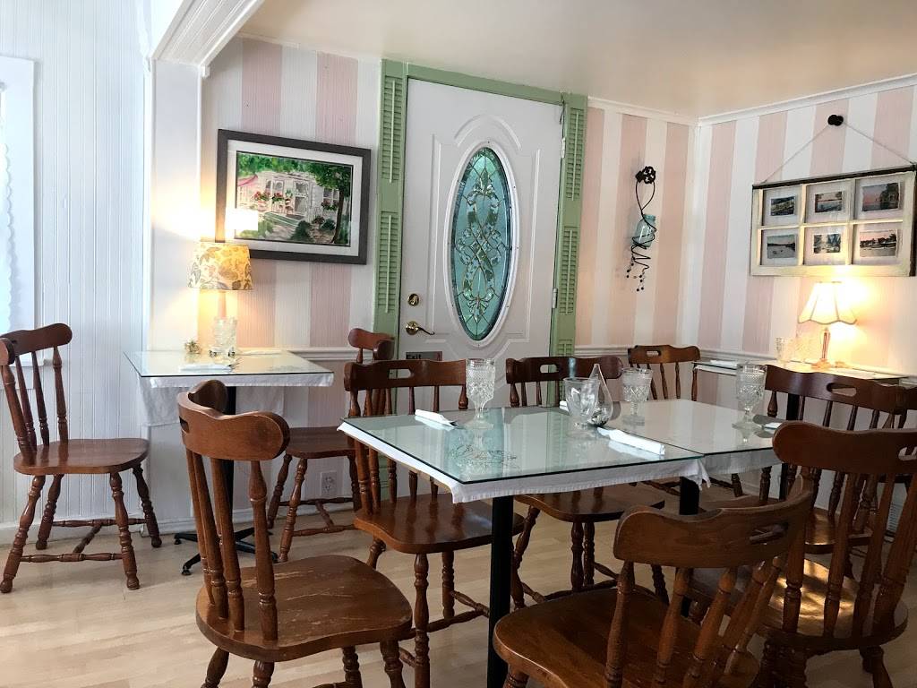 The Freckled Frogg Cafe | restaurant | N2729 County Rd QQ, Waupaca, WI 54981, USA | 7159422644 OR +1 715-942-2644