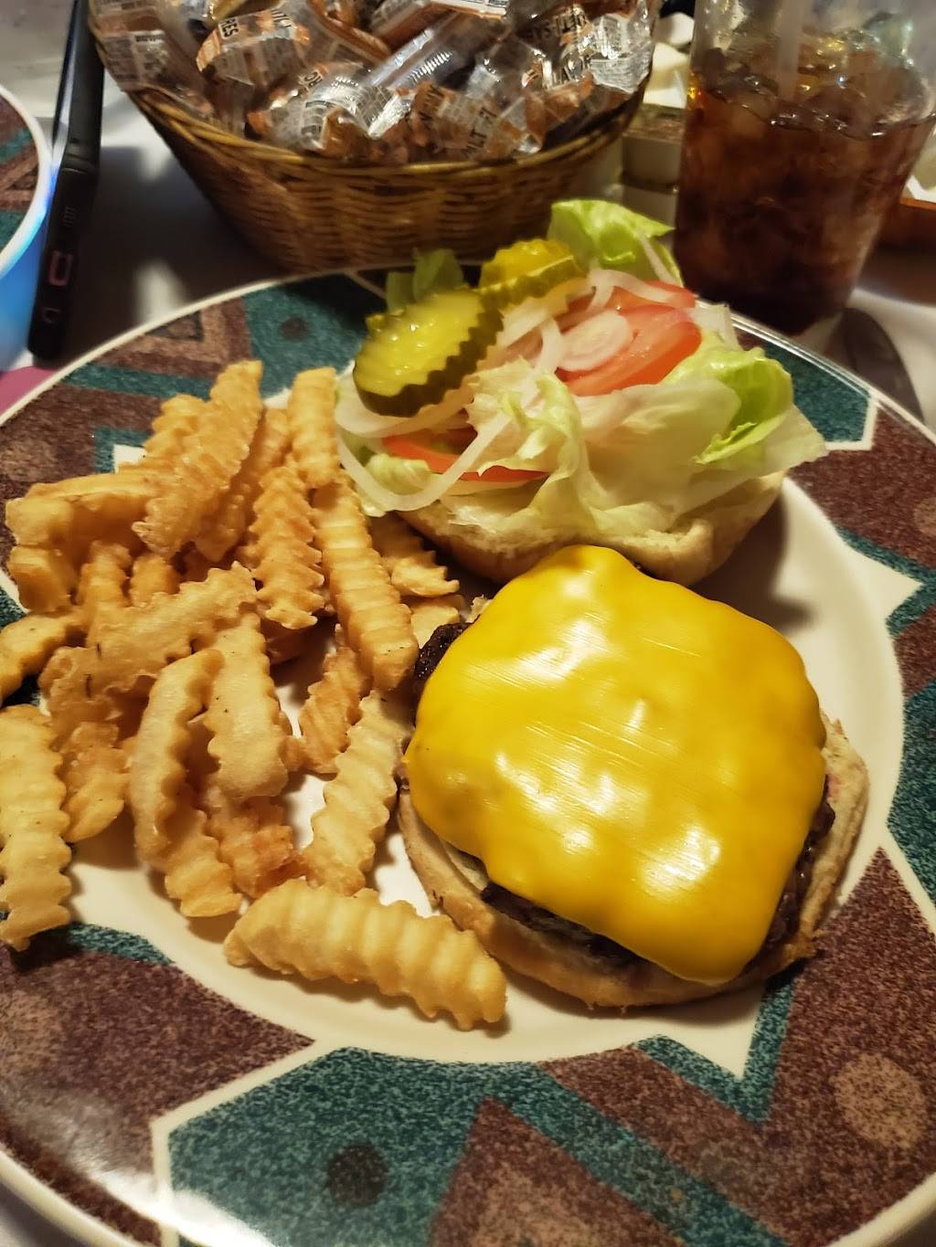 Valentines Restaurant | restaurant | 205 S State St, Freeburg, IL 62243, USA | 6185399169 OR +1 618-539-9169