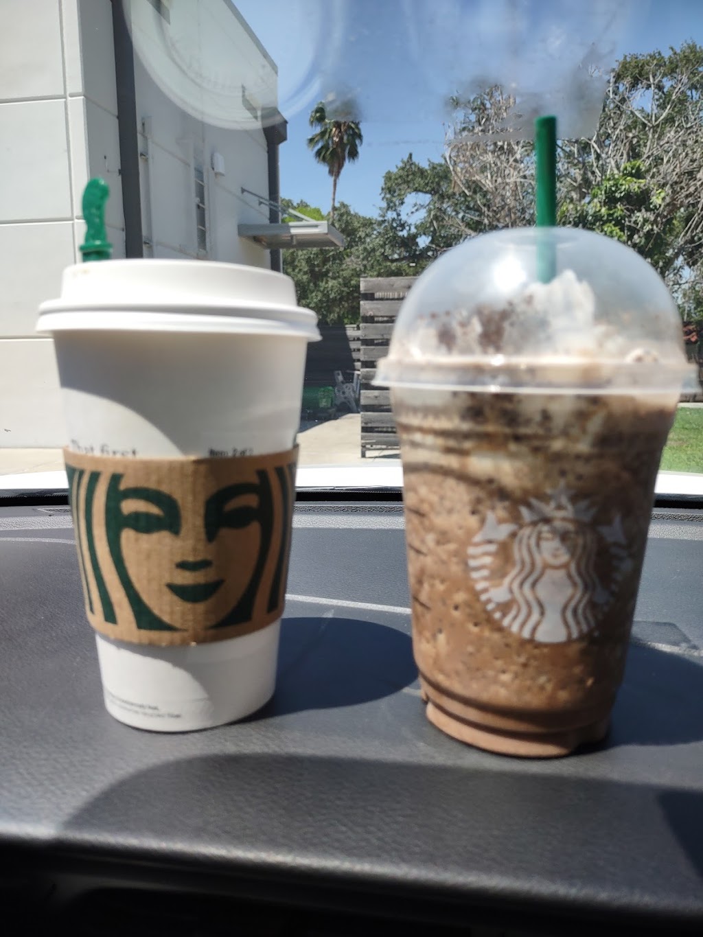Starbucks | restaurant | 1233 S Cage Blvd, Pharr, TX 78577, USA | 9564835105 OR +1 956-483-5105