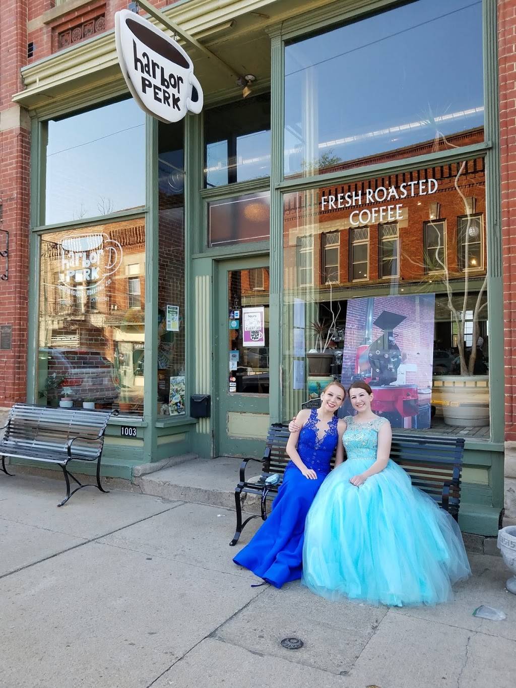 Bascule Bridge Grille | restaurant | 1006 Bridge St, Ashtabula, OH 44004, USA | 4409640301 OR +1 440-964-0301