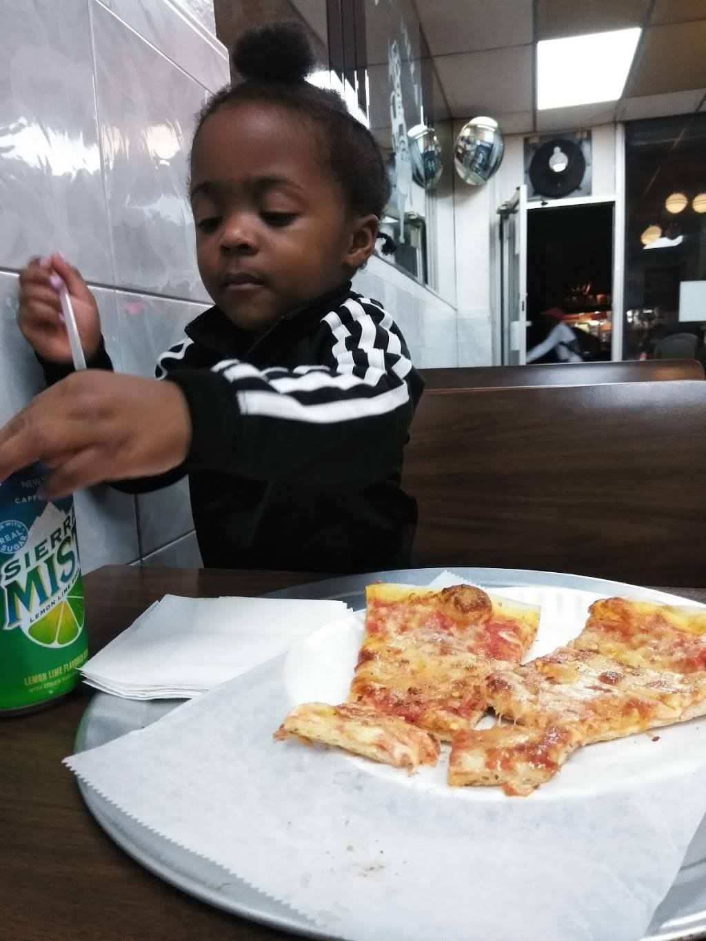 Family Pizza | restaurant | 720 Flatbush Ave, Brooklyn, NY 11225, USA | 7184620639 OR +1 718-462-0639