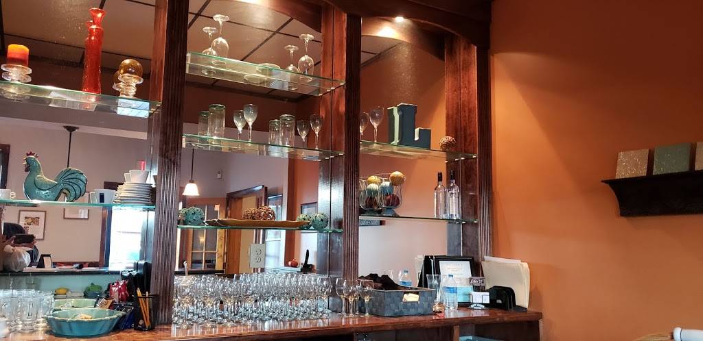 Lolas Bistro & Grill | restaurant | 161 Woodford Ave, Plainville, CT 06062, USA | 8603515459 OR +1 860-351-5459