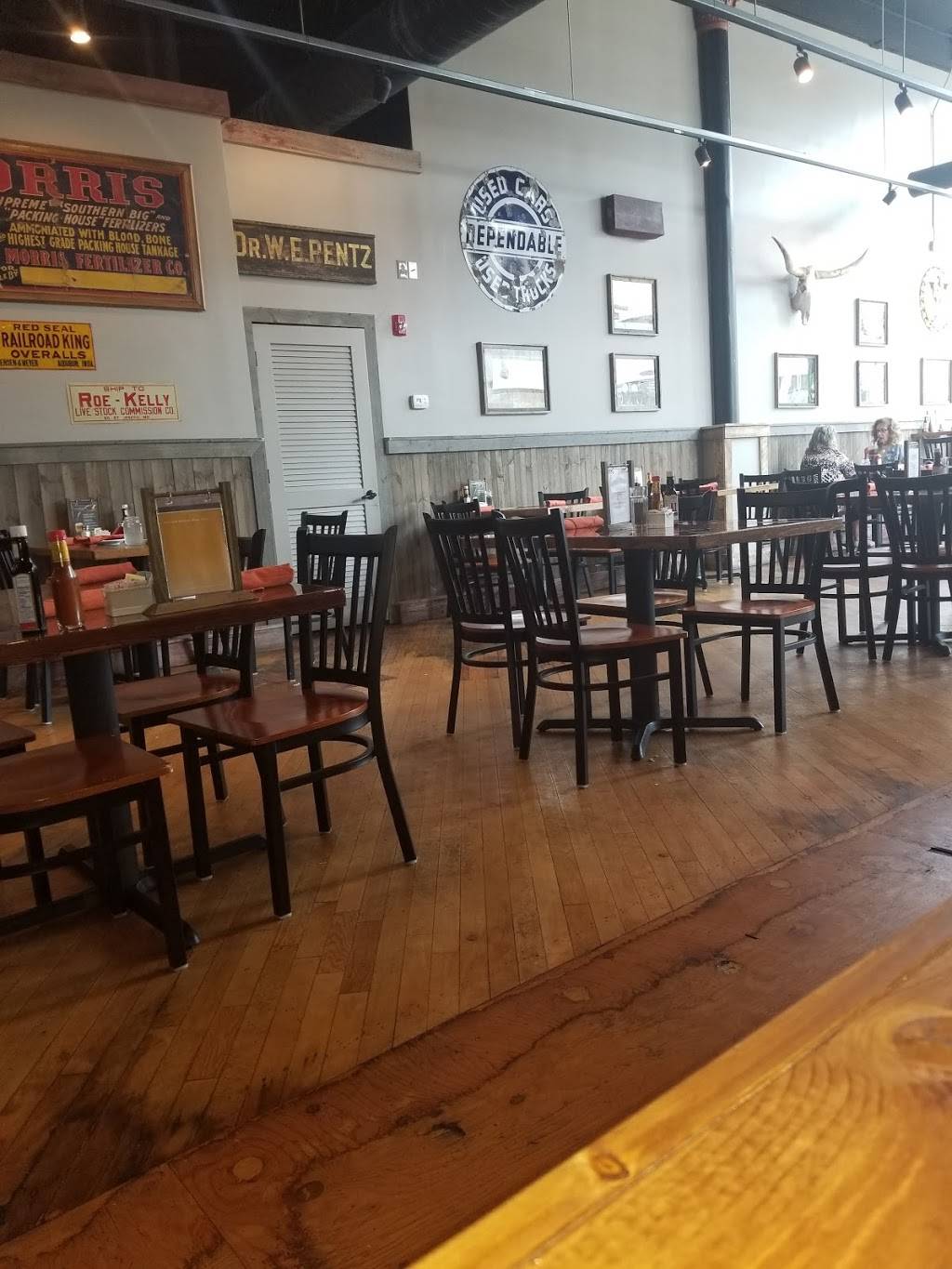 Jakes Steakhouse & Sports Bar | restaurant | 620 Edmond St, St Joseph, MO 64501, USA | 8163643922 OR +1 816-364-3922