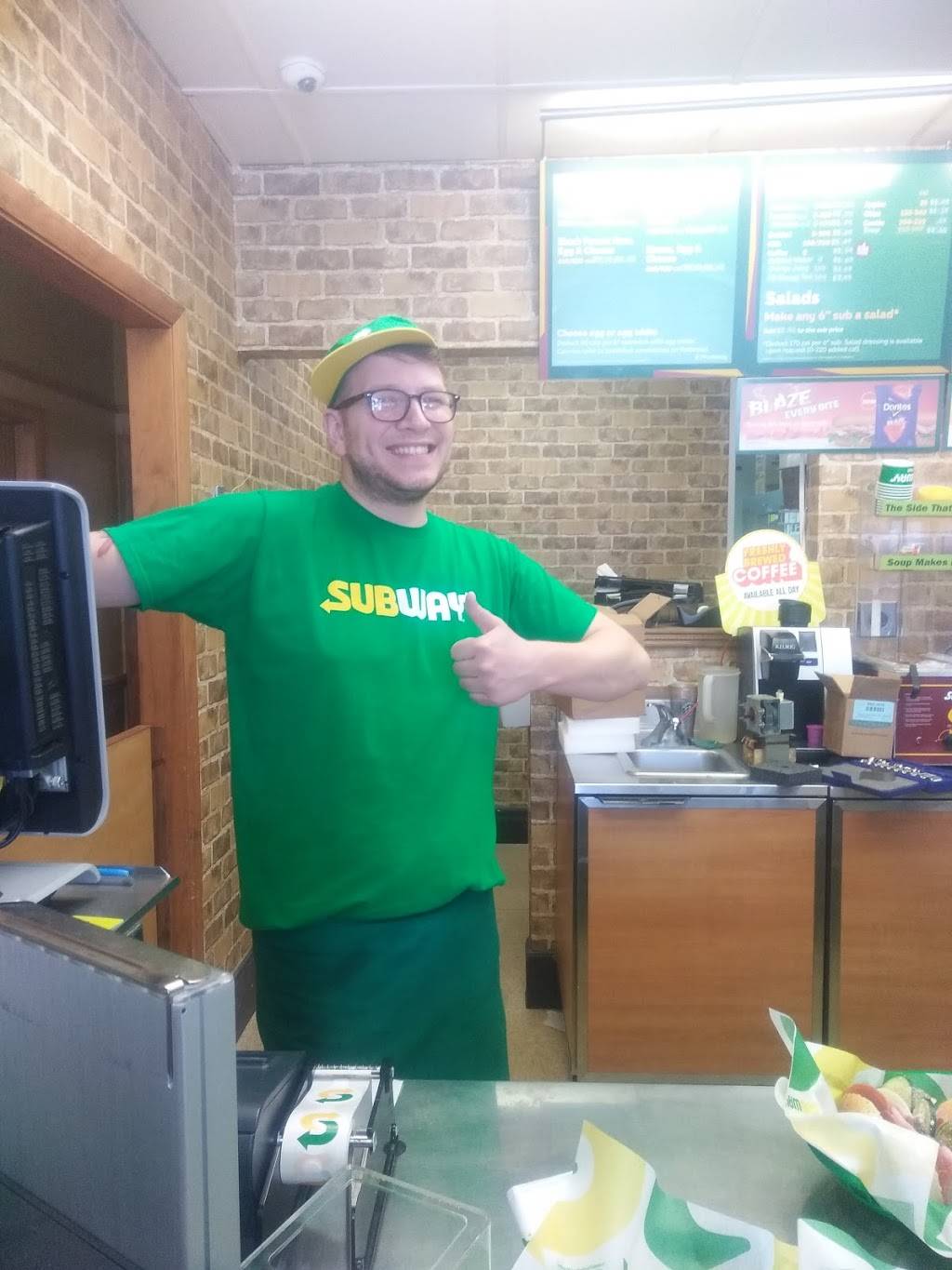 Subway | restaurant | 135 N Chestnut St, Jefferson, OH 44047, USA | 4405763004 OR +1 440-576-3004