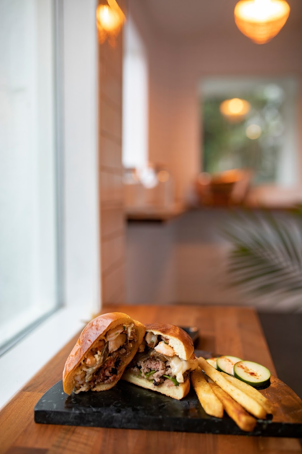 The Burgerly | restaurant | 137 S Main St, New Hope, PA 18938, USA | 2156931198 OR +1 215-693-1198