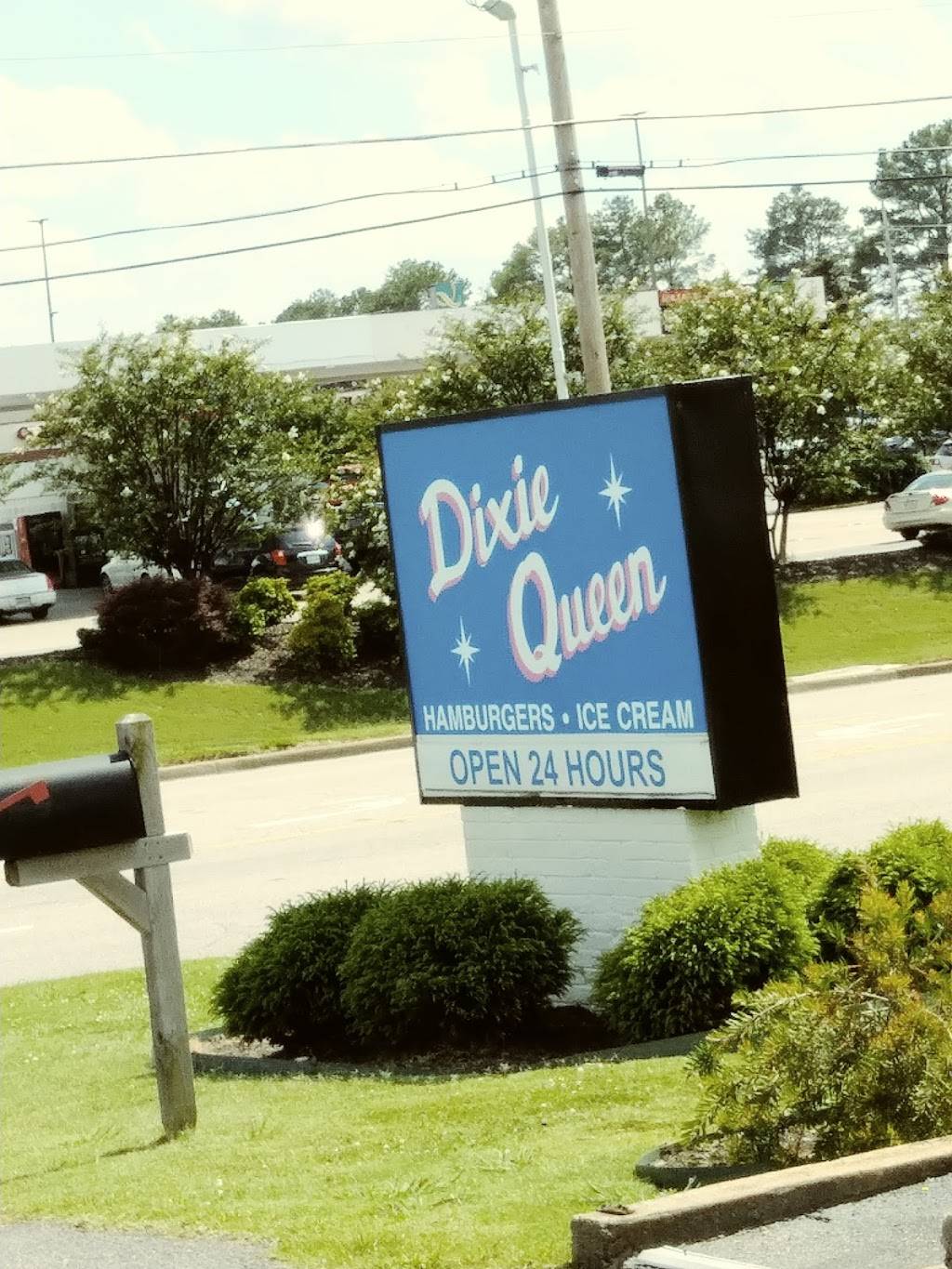 Dixie Queen | restaurant | 380 Stateline Rd W, Southaven, MS 38671, USA | 6624704707 OR +1 662-470-4707