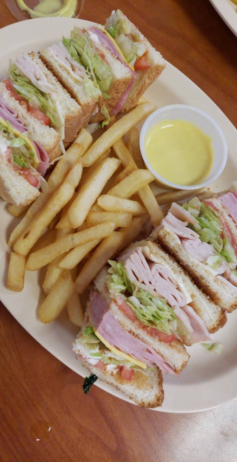 Charlie's Family Restaurants 2614 Lakeland Hills Blvd 8, Lakeland