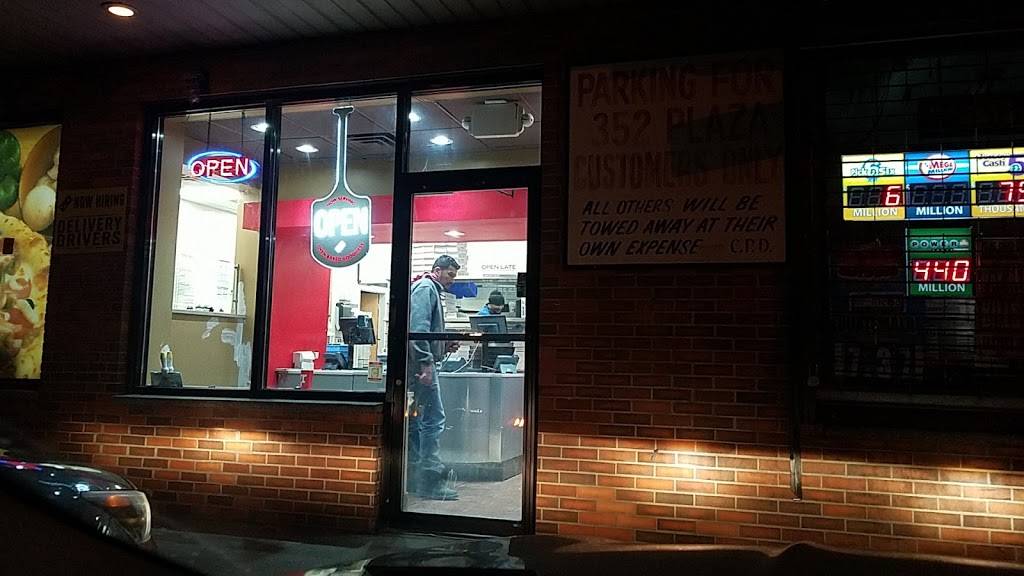 Dominos Pizza | meal delivery | 352 Anderson Ave, Cliffside Park, NJ 07010, USA | 2019453700 OR +1 201-945-3700
