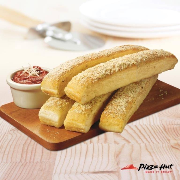 Pizza Hut | meal delivery | 3555 Don Mills Rd, North York, ON M2H 3N3, Canada | 4165028065 OR +1 416-502-8065