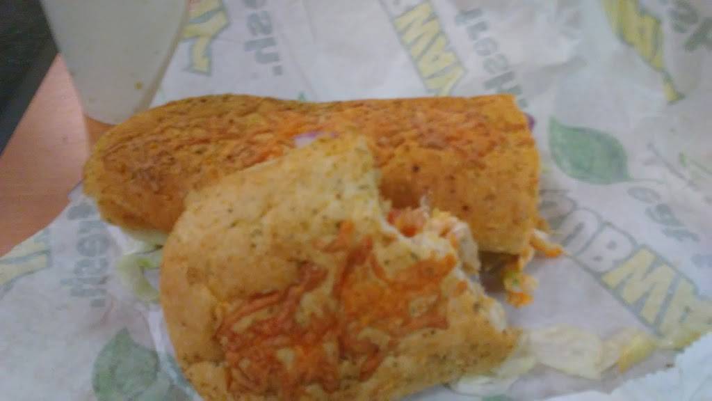 Subway | restaurant | 2502 Indianhead Rd, Fort Benning, GA 31905, USA | 7066878274 OR +1 706-687-8274